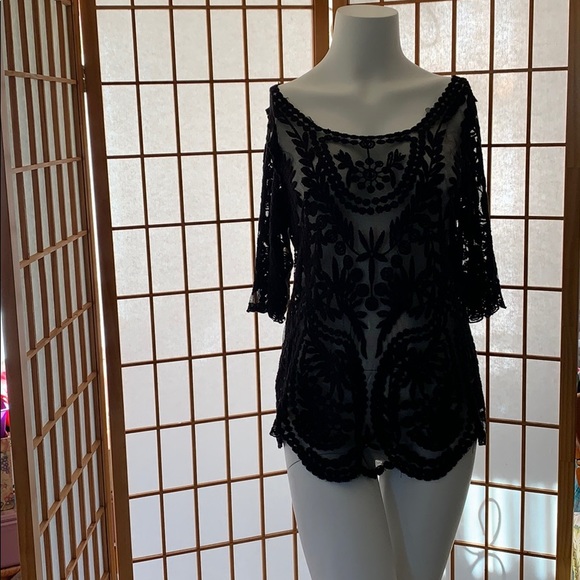 Delicate Black Lace top by EMELY size M - Picture 2 of 4